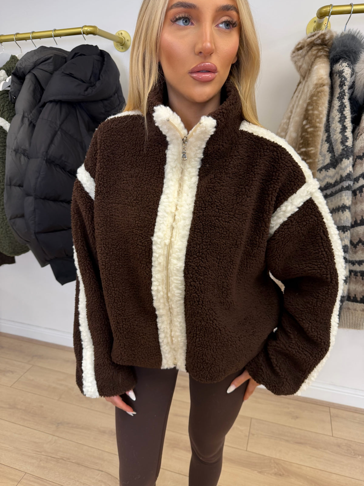 NELLIE Teddy Zip Up Contrast Fleece In Chocolate