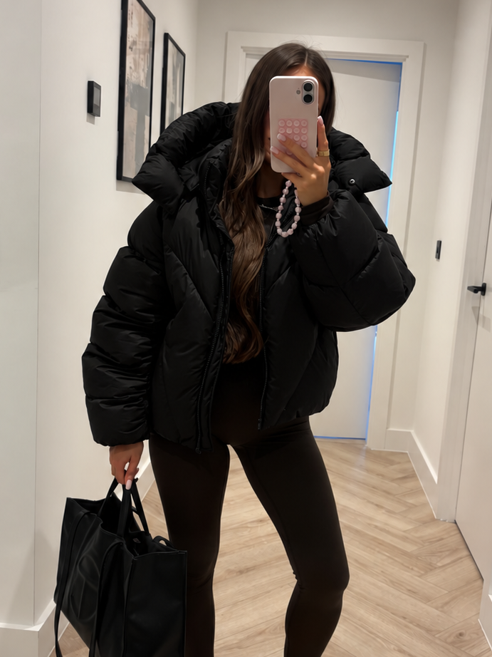 NAOMI Oversized Long Sleeved Puffer Jacket In Black