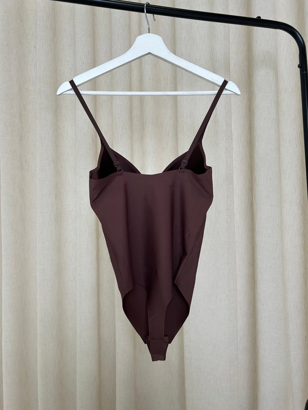 KIMMIE Sculpting Seamless Bodysuit In Chocolate