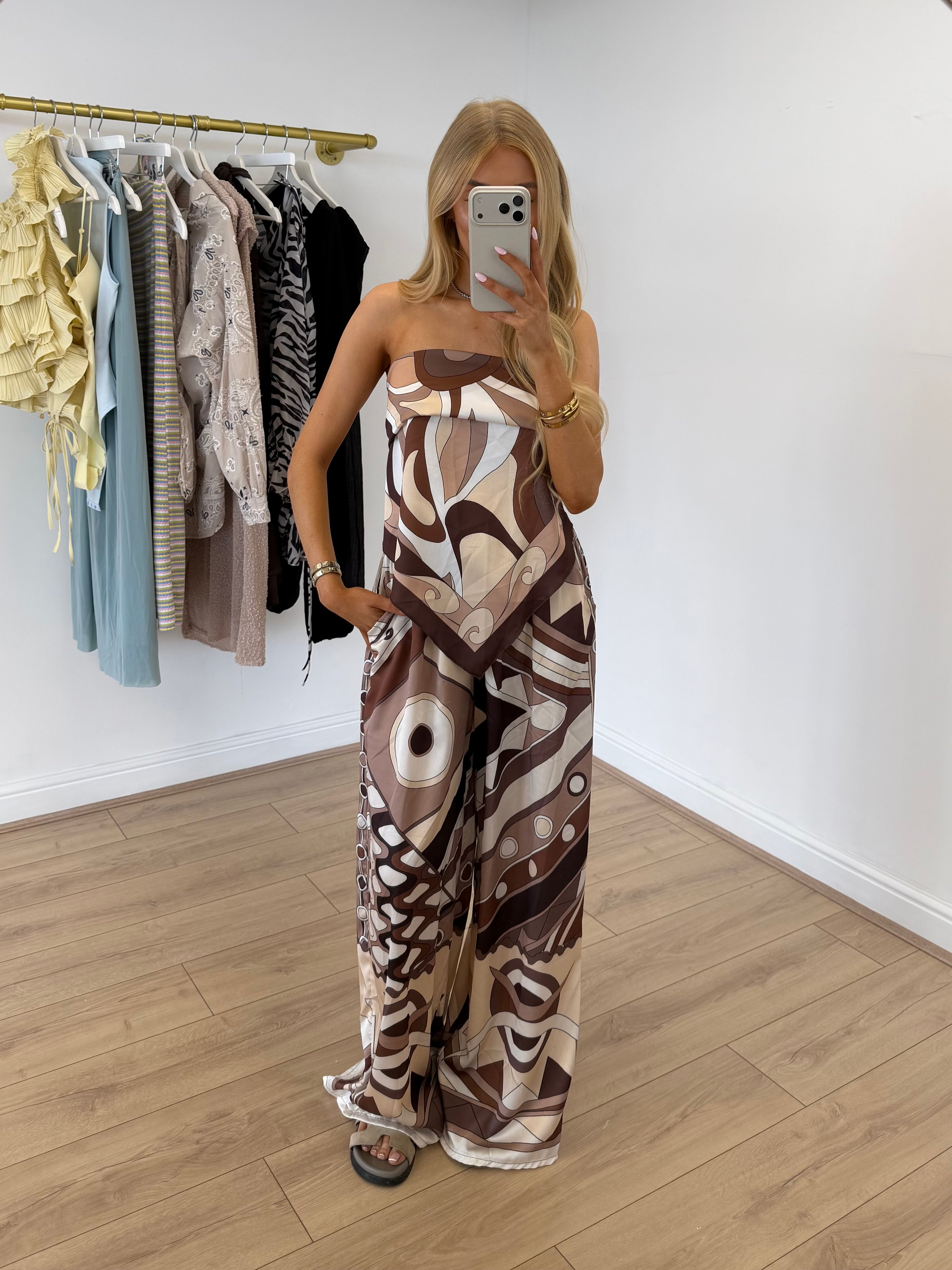 ARIA Satin Top & Trouser Co-Ord In Chocolate