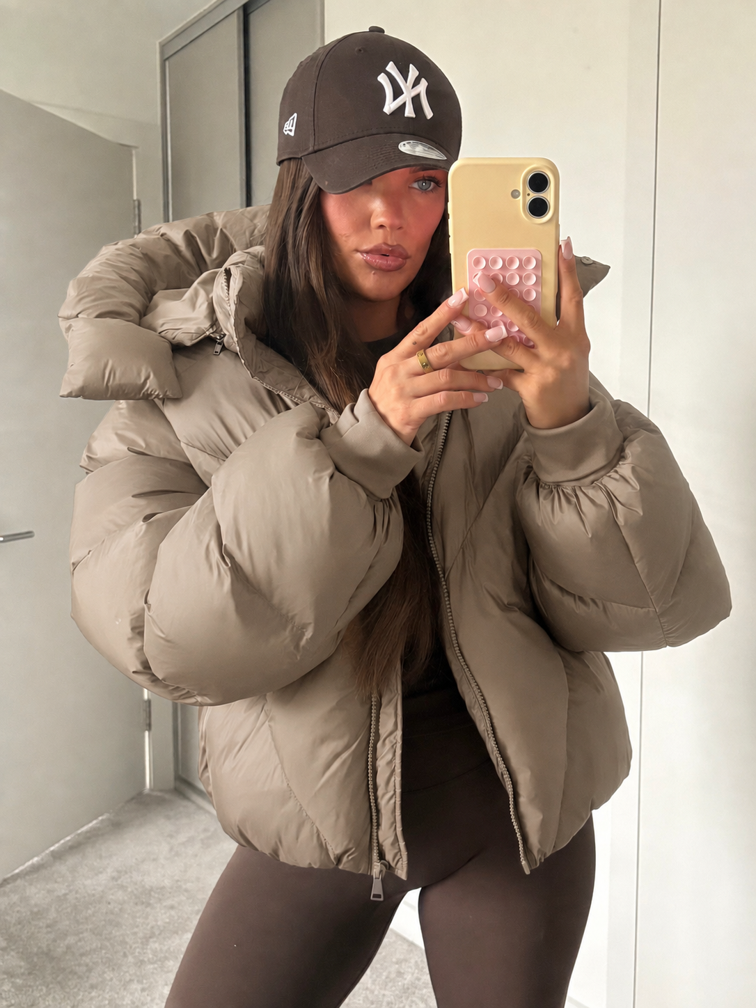 NAOMI Oversized Long Sleeved Puffer Jacket In Taupe