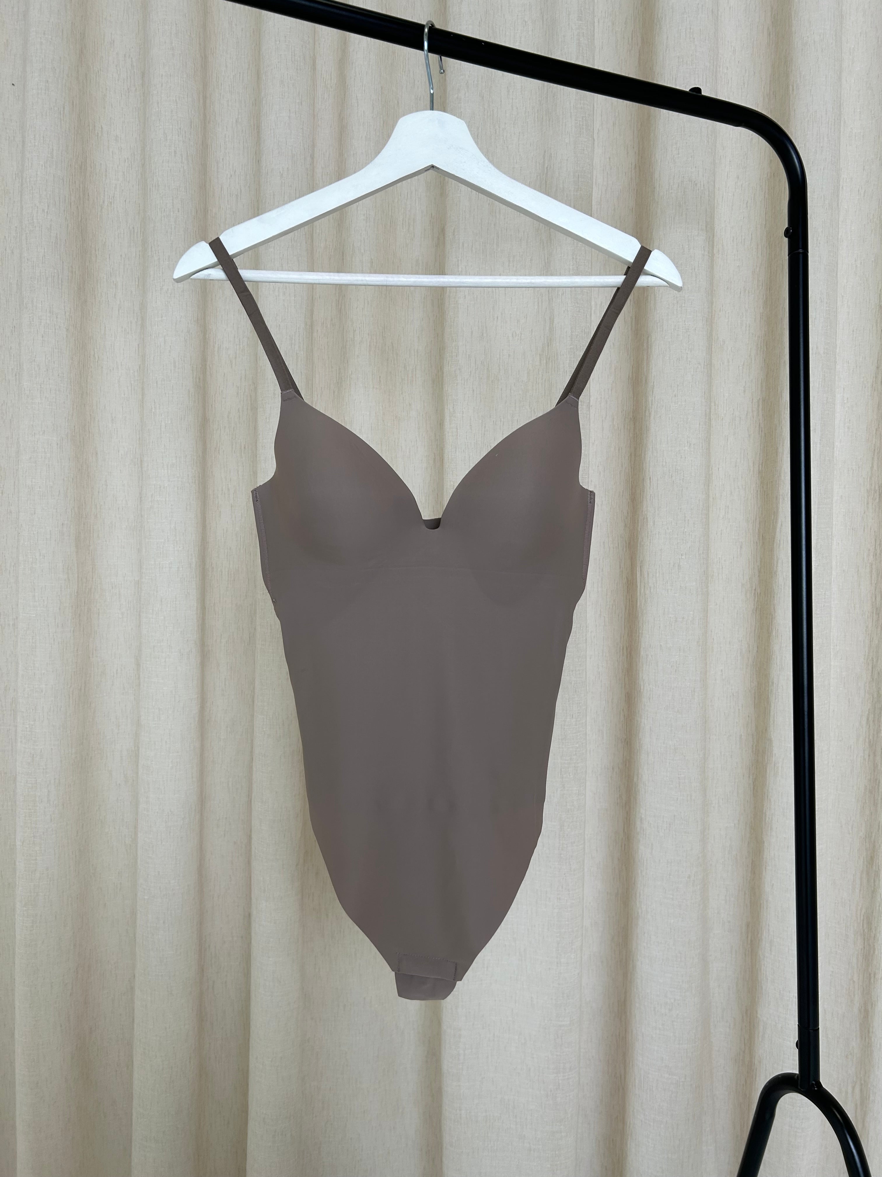 KIMMIE Sculpting Seamless Bodysuit In Taupe